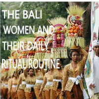 FIND OUT ABOUT THE BALINESE WOMEN (ONE OF THE STRONGEST WOMEN IN THE WORLD) AND WHY THEY CARRY THE HUGE FRUITS ON THEIR HEAD DAILY